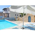 Villa Danae - Seaside With Pool & Hot Tub Piso Livadi