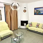 Danae - Seaside With Pool & Hot Tub * Piso Livadi