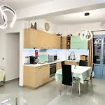 Danae - Seaside With Pool & Hot Tub Villa