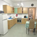 Danae - Seaside With Pool & Hot Tub Villa *