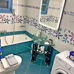 Danae - Seaside With Pool & Hot Tub Villa Piso Livadi