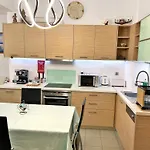 Danae - Seaside With Pool & Hot Tub * Piso Livadi