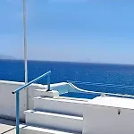 Danae - Seaside With Pool & Hot Tub Piso Livadi