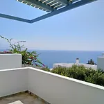 Villa Danae - Seaside With Pool & Hot Tub