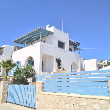 Danae - Seaside With Pool & Hot Tub Vila