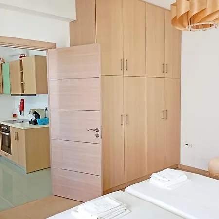 Danae - Seaside With Pool & Hot Tub Villa *