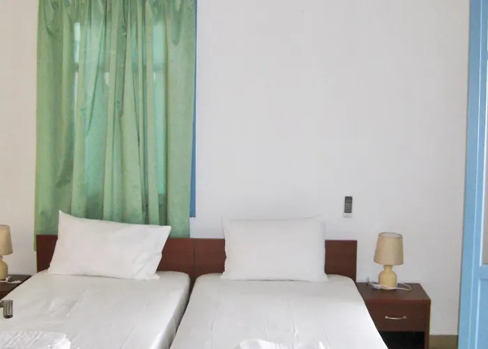 Danae - Seaside With Pool & Hot Tub