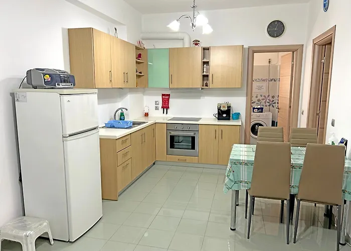 Danae - Seaside With Pool & Hot Tub Villa *