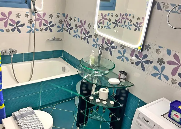 Danae - Seaside With Pool & Hot Tub Villa Piso Livadi