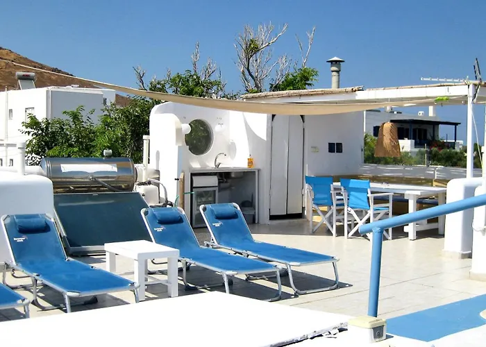 Danae - Seaside With Pool & Hot Tub Villa Piso Livadi