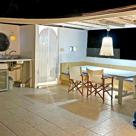 Danae - Seaside With Pool & Hot Tub فيلة